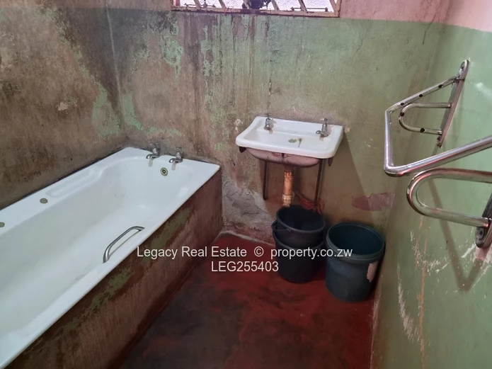 4-Bed Walled Home in Hatcliffe - Secure, Paved Yard