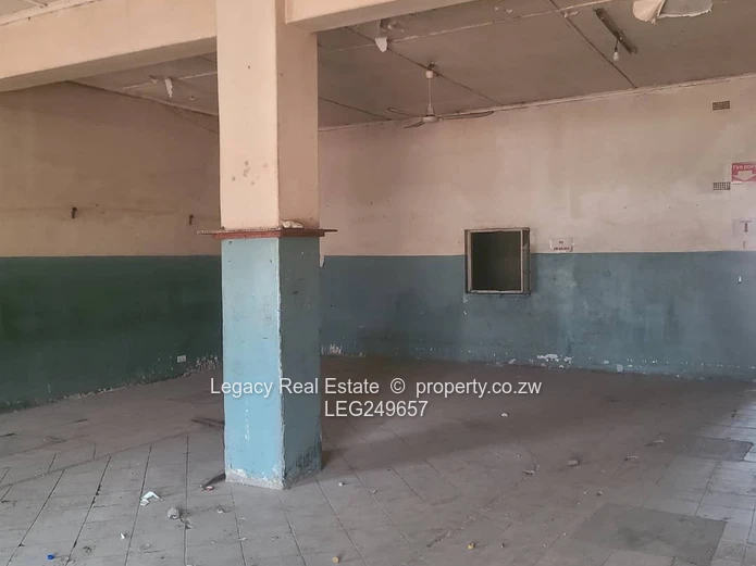 Chitungwiza Commercial Warehouse – Ideal For Manufacturing And Distribution