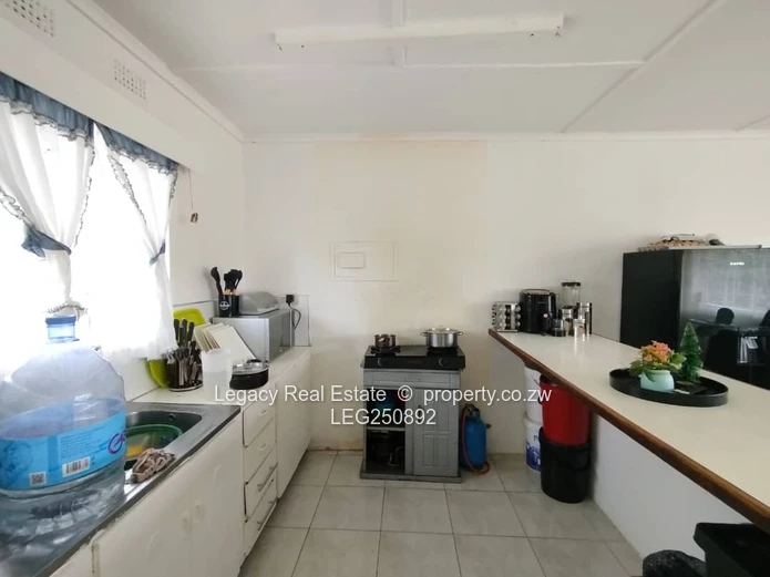 Charming 2-Bedroom Sectional Title Home For Sale In St Andrews Gardens, Meyrick Park.