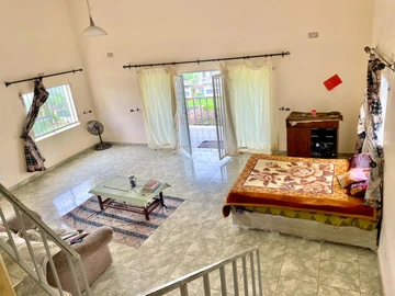 6 Bedroom House