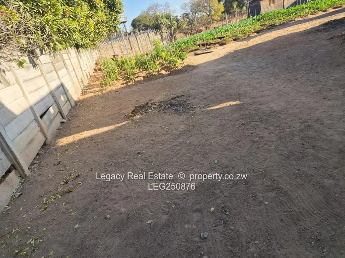 Prime 2,000sqm Stand with Incomplete Modern Home – Masotsha Ndhlovu