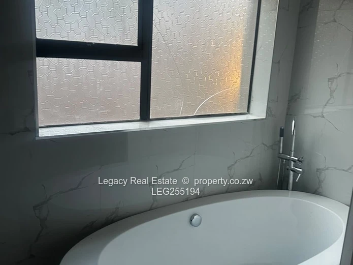Mount Pleasant 3-Bed Townhouse with Double-Height Kitchen