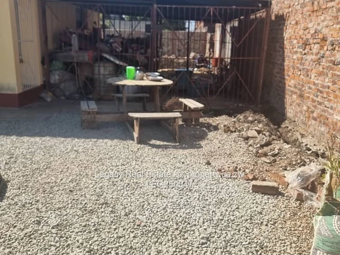 Sunny 2-Bed Cottage in Marlborough, Harare West — Borehole
