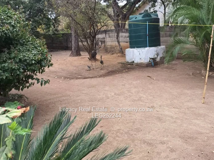 4-Bed Home with Borehole on 4000m² in Waterfalls