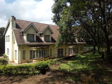 8 Bedroom House