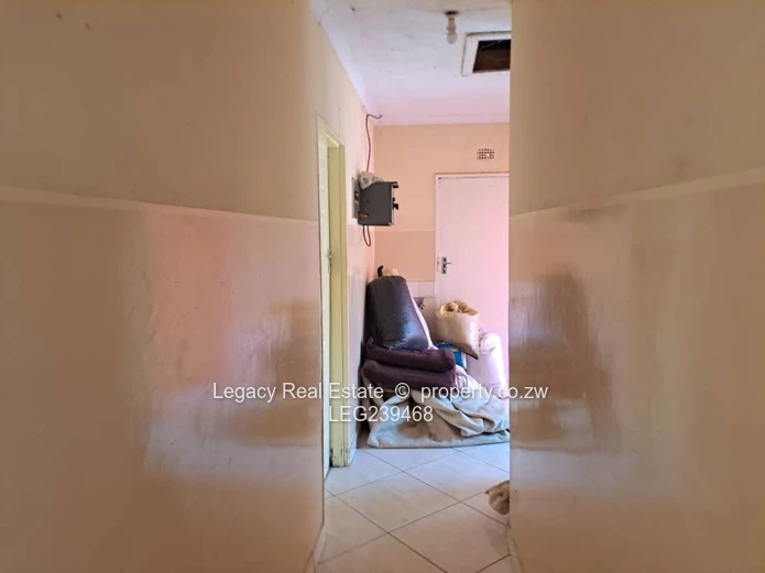 Dzivarasekwa Gunhill Family Home with ensuite & borehole (USD BANK TRANSFER ACCEPTED)