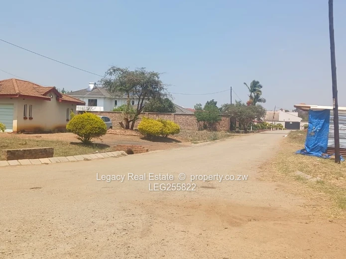 Westgate ,Adylinn 5-Bed Double-Storey: Paved Courtyard & Garage (Sole Mandate)