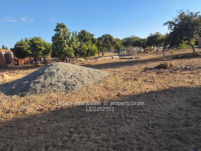 2000 m2 Prospect Stand with Existing House & Trees (Sole Mandate)