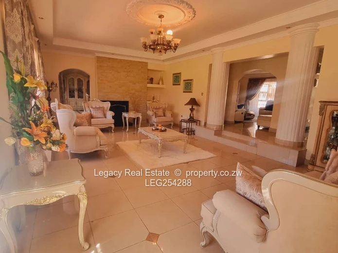 Borrowdale: Grand 9-Bed Residence on 4000m² with Borehole