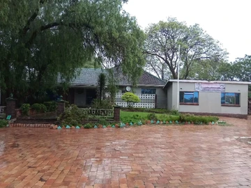Hotel & Lodge