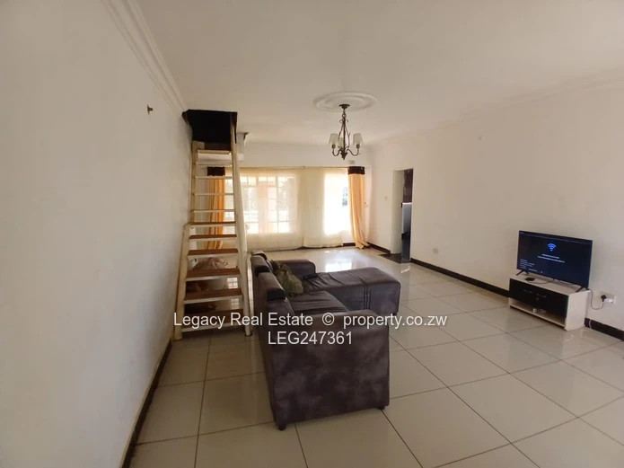 Glaudina Double Lounge Home With Boreholes And Solar