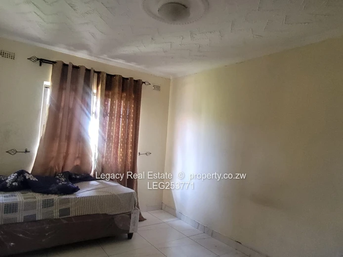 *Mount Pleasant Heights house to let 
