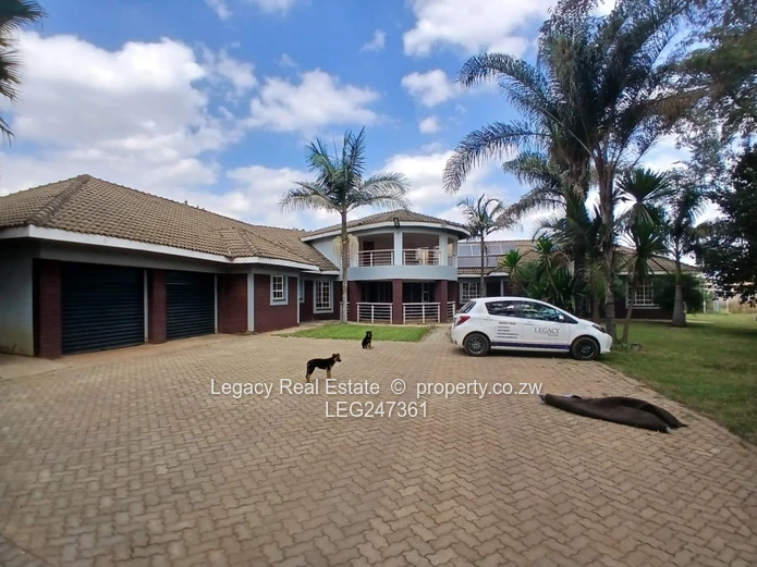 Glaudina Double Lounge Home With Boreholes And Solar