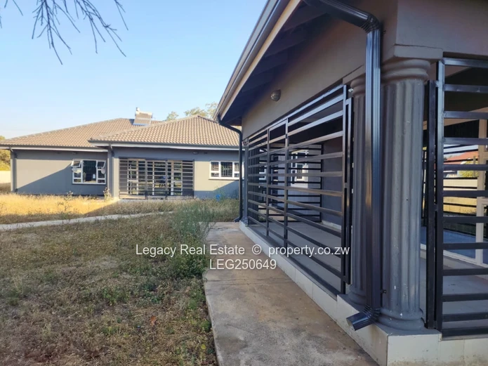 Executive Family Home With Walk-In Closet & Entertainment Area