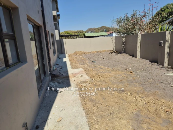 Greendale North: Modern 4-Bed with Double Garage & Borehole