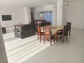 6 Bedroom House