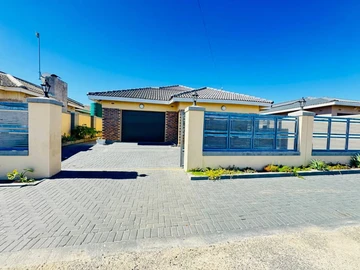 Spacious 4-Bedroom Home with Modern Comforts in Mabvazuva!