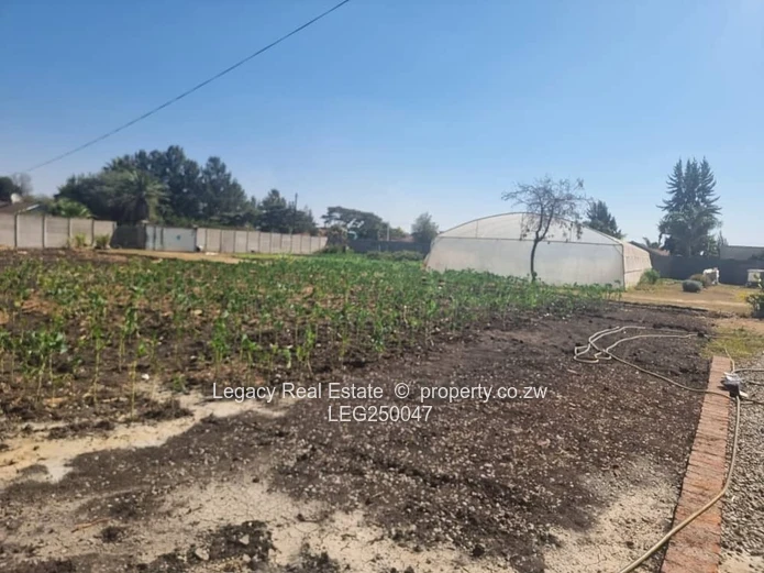 Sunny 2-Bed Cottage in Marlborough, Harare West — Borehole