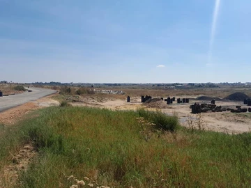Commercial & Industrial Land