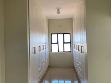 8 Bedroom House