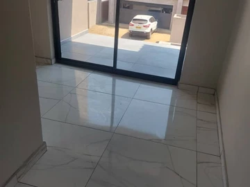 4 Bedroom Flat & Apartment