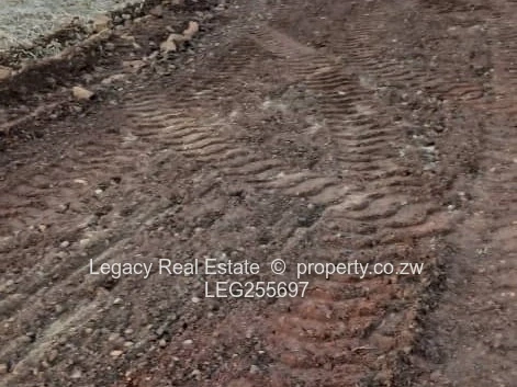 300m² Norton Plot on Newly Graveled Red Road
